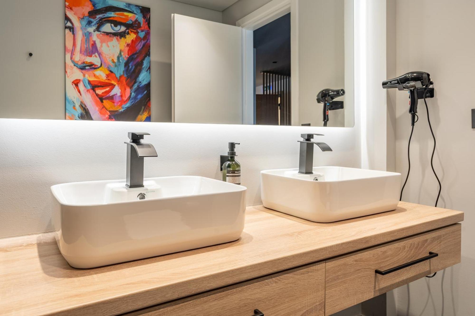 Athena Blue Lux Apartments 2Br 2Ba With City Skyline View, Near Kolonaki Атина Екстериор снимка